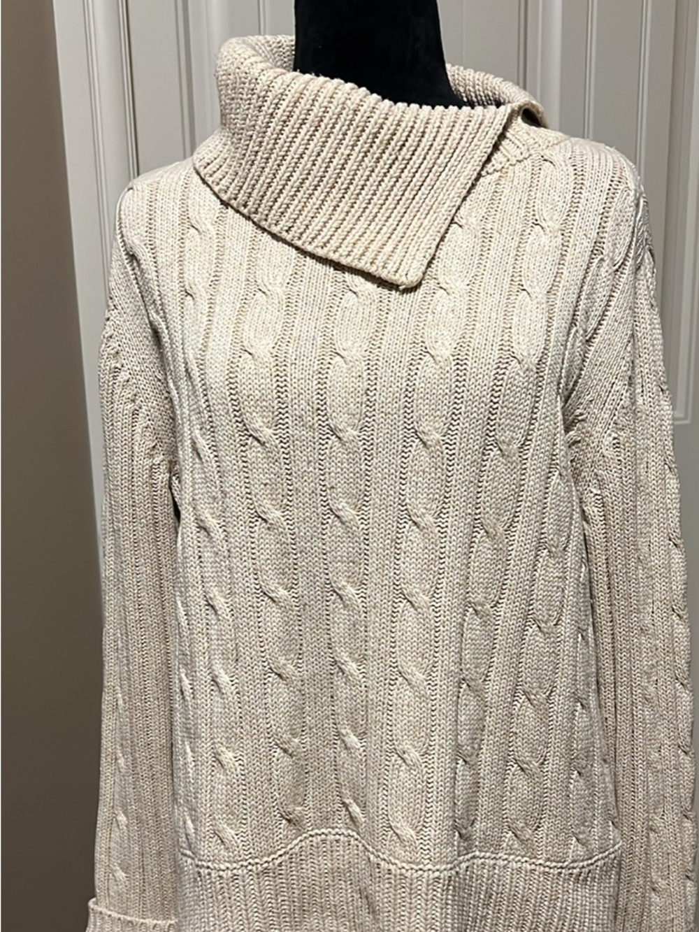 Liz Claiborne Cream Cable Knit Turtleneck Sweater
